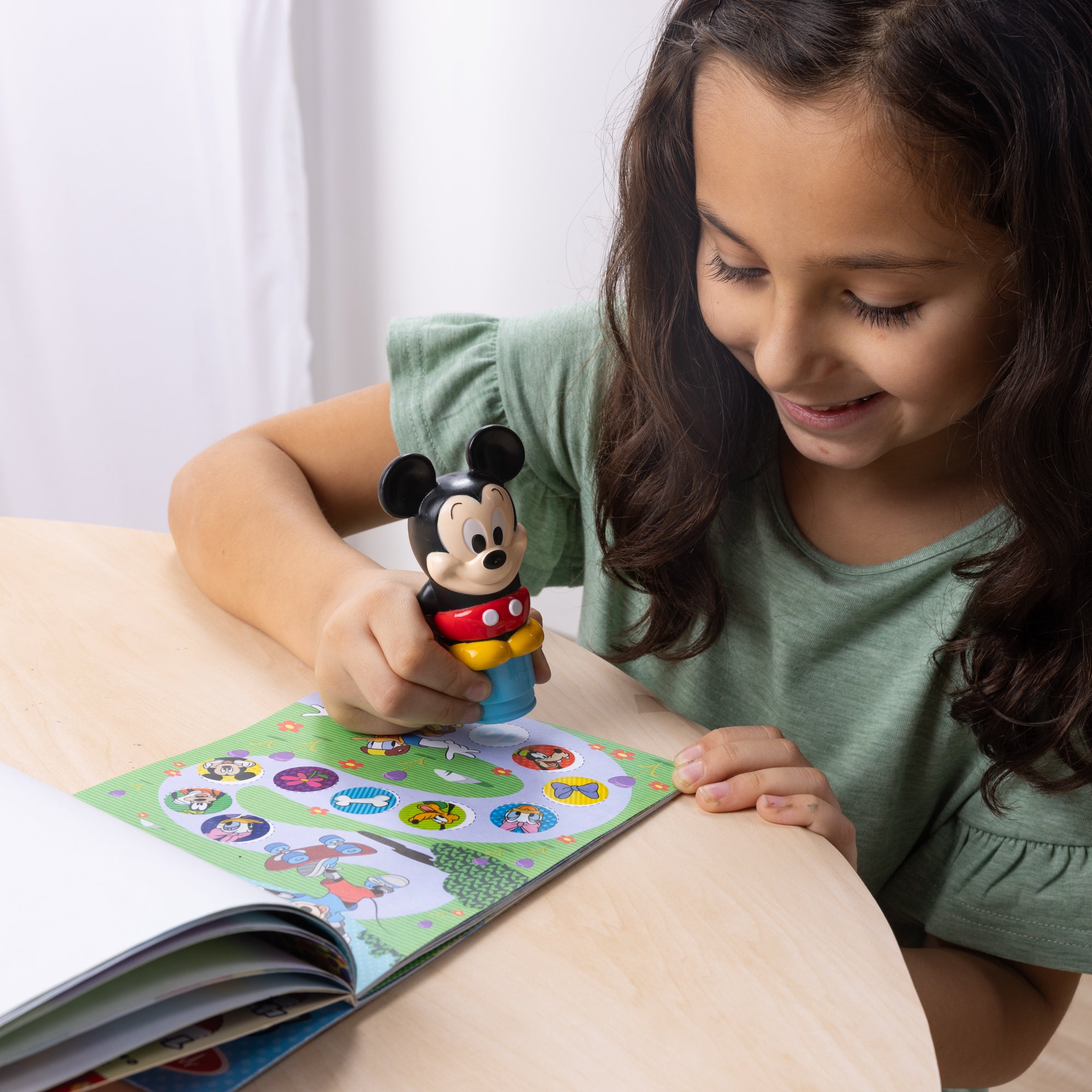Sticker WOW!? Disney Mickey Mouse Bundle: Activity Pad & Sticker Stamper + Mini Activity Pad and 200 Refill Stickers - Image 7