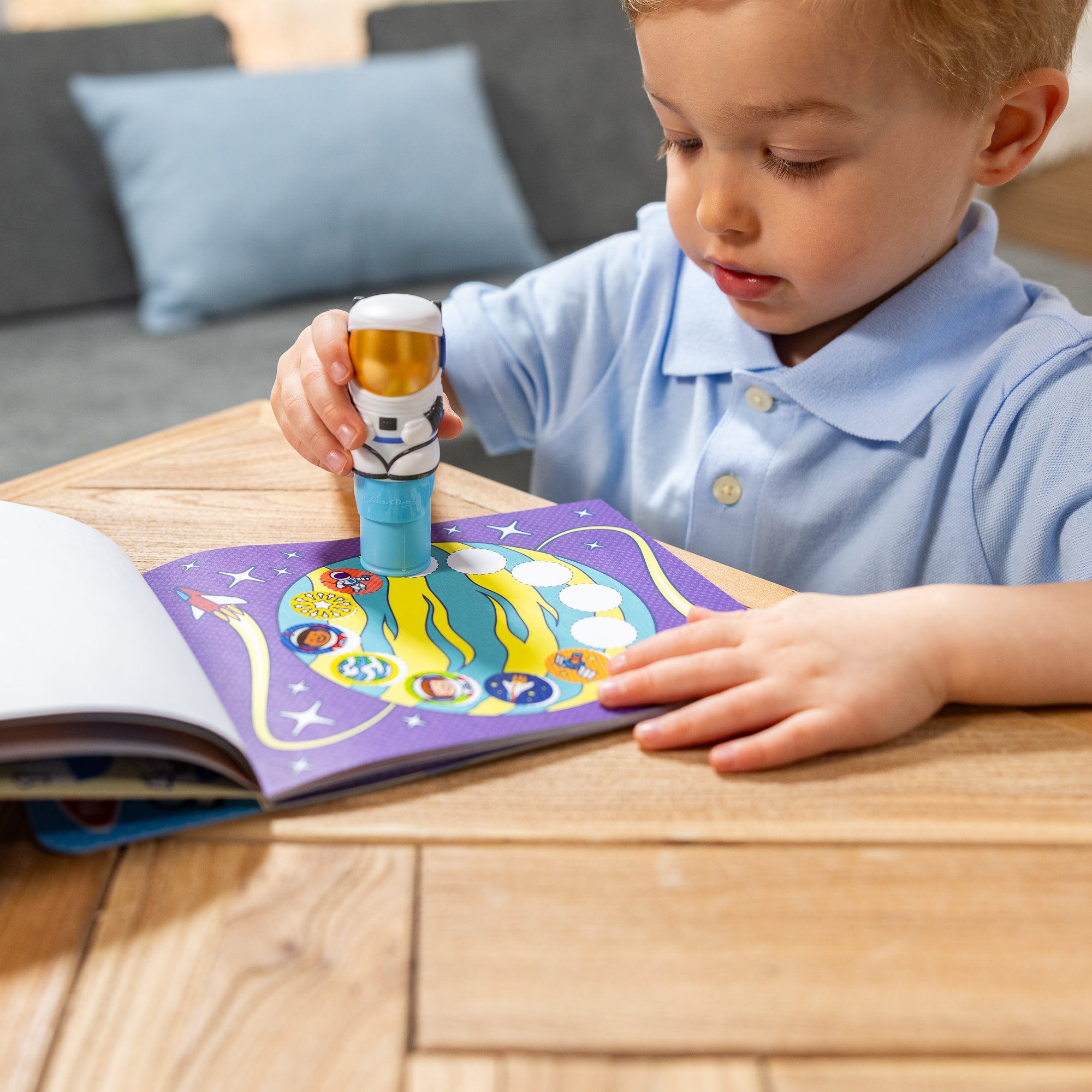 Sticker WOW!? Activity Pad & Sticker Stamper - Astronaut - Image 5