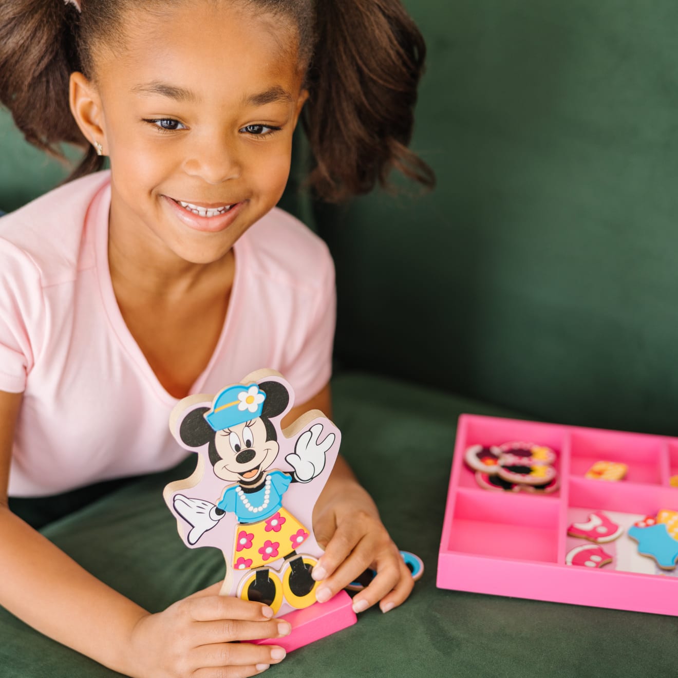 Disney Minnie Wooden Magnetic Dress-Up - Image 5