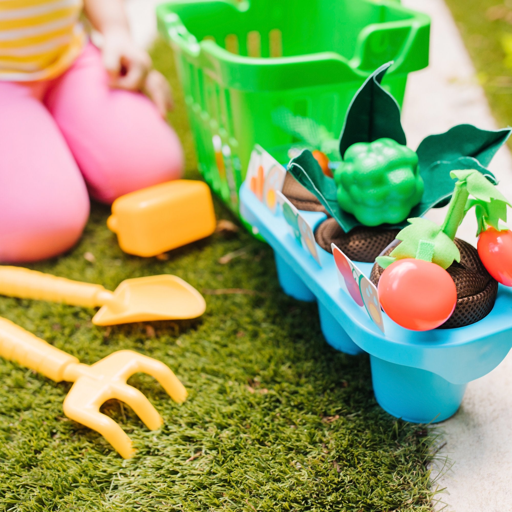 Let's Explore Vegetable Gardening Play Set - Image 6
